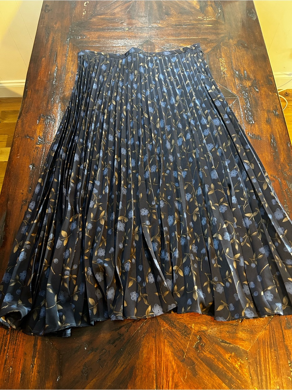 Vintage Sag Harbor Navy Floral Pleated Broomstick A-Line Skirt